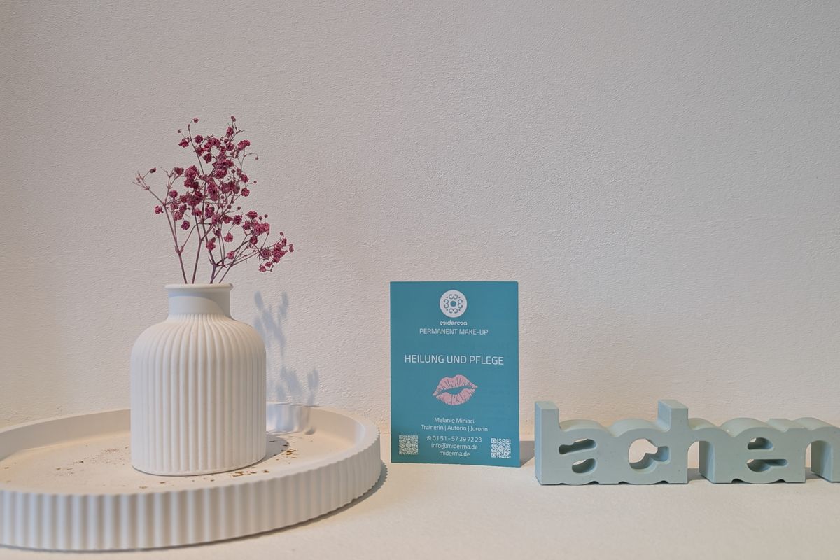 Flyer Heilung und Pflege für das Lippen Permanent Make-up bei Miderma